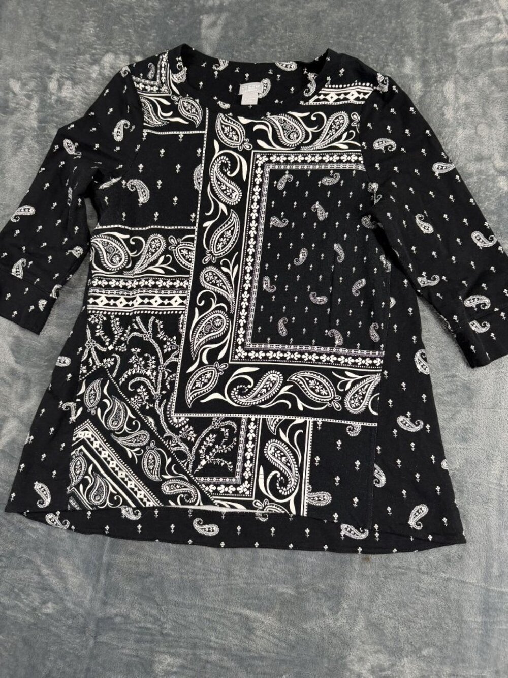 Chico's Zenergy Womens Black White Paisley 3/4 Sleeve Top 1